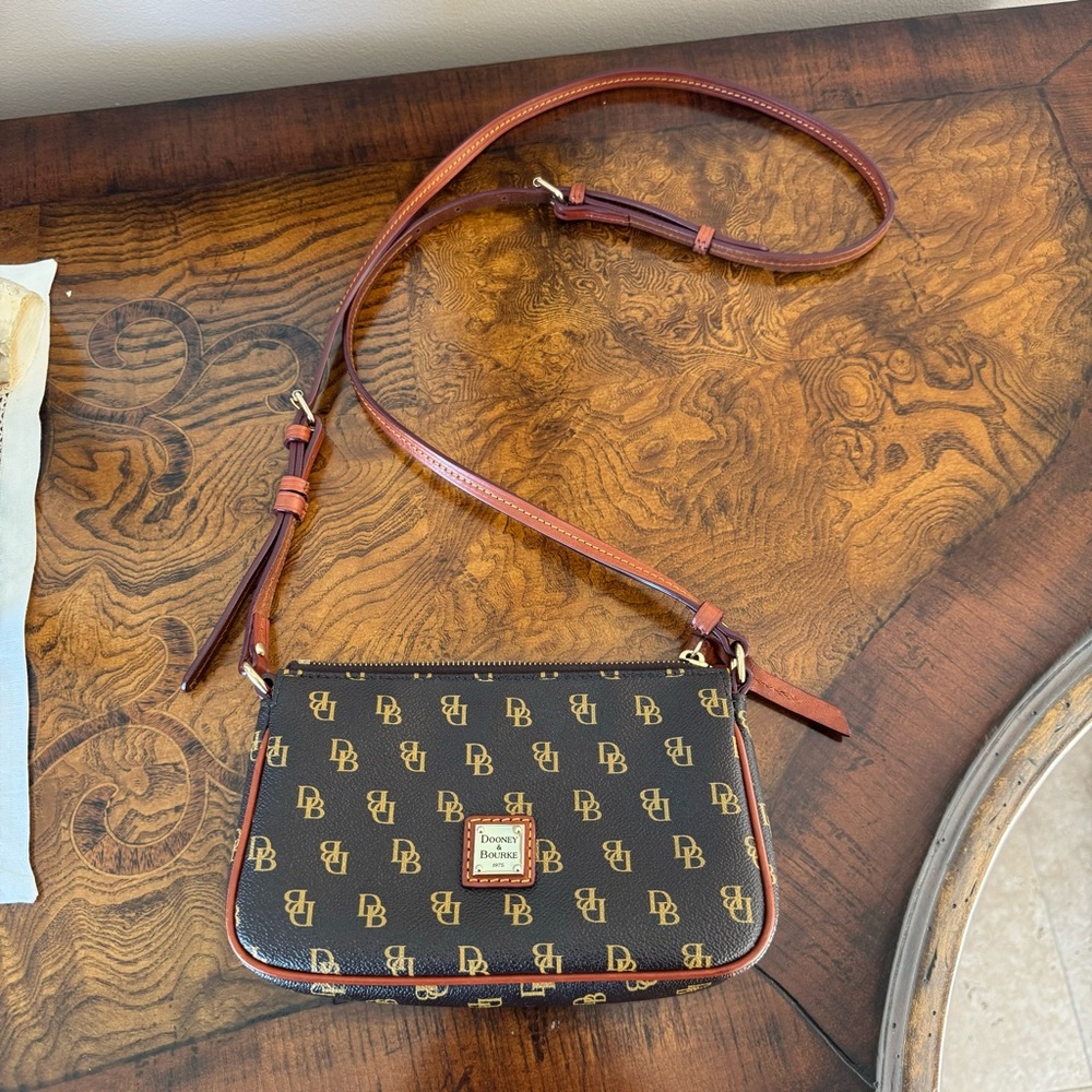 Dooney & Bourke | Gretta Lexi Canvas Logo Crossbody Bag Authentic 5.5x9"